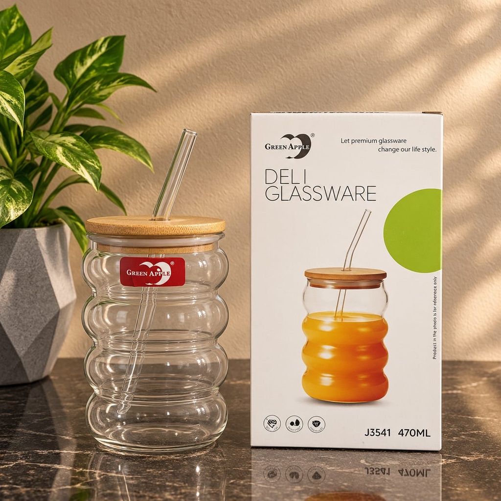 Green Apple 470ml Clear Glass Coffee Mug with Bamboo Lid & Straw